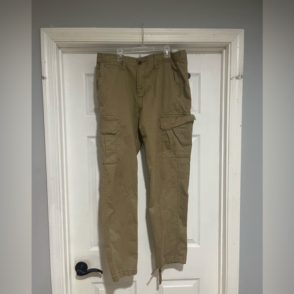 American Eagle Outfitters Men's Khaki Cargo Pants
